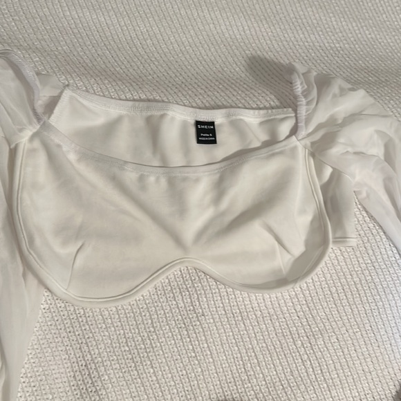 White crop top, mesh arms - Picture 2 of 2